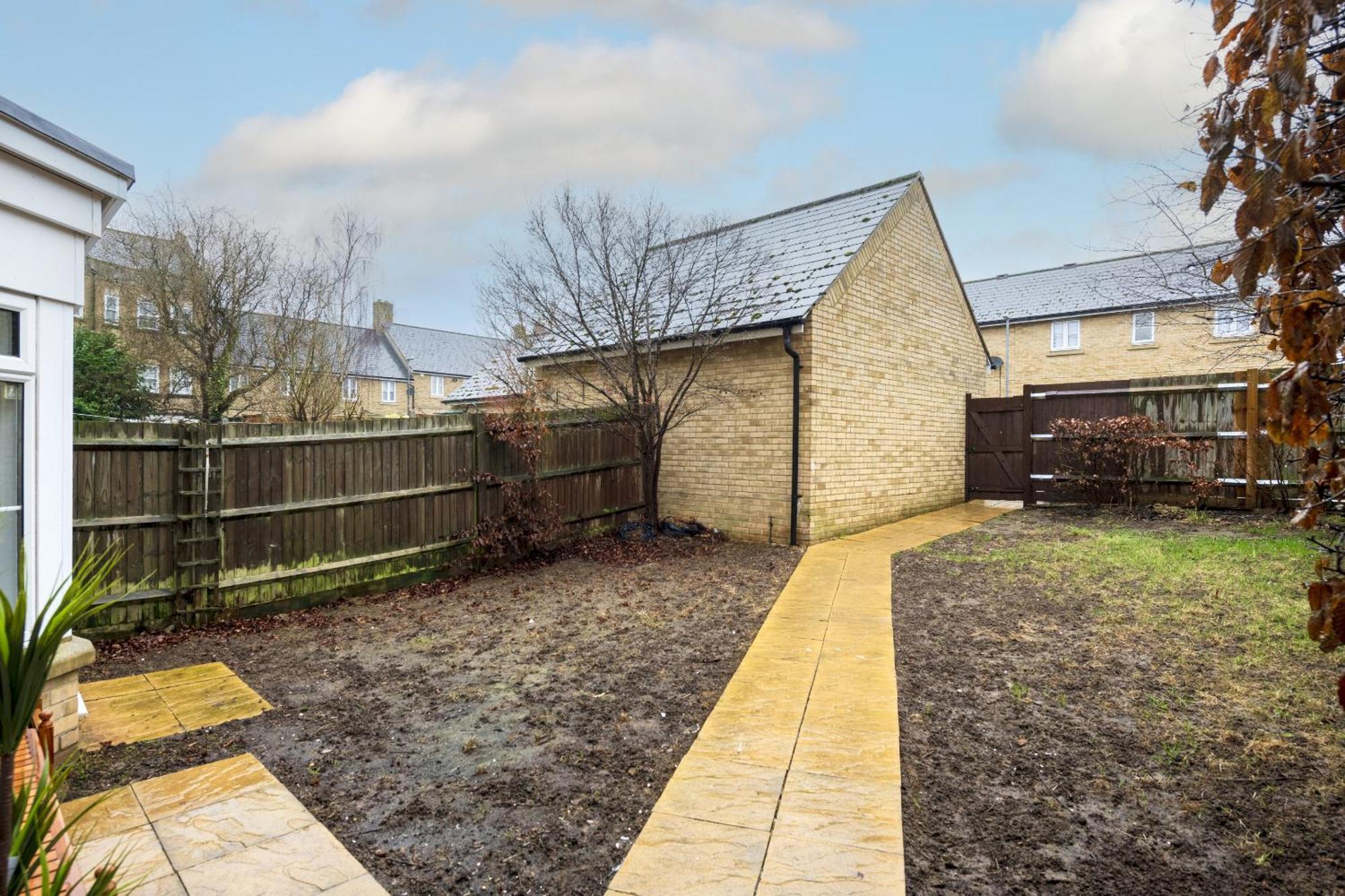 Luxurious 3 Bed House With Free Parking, Close To The Train Station & Town Braintree